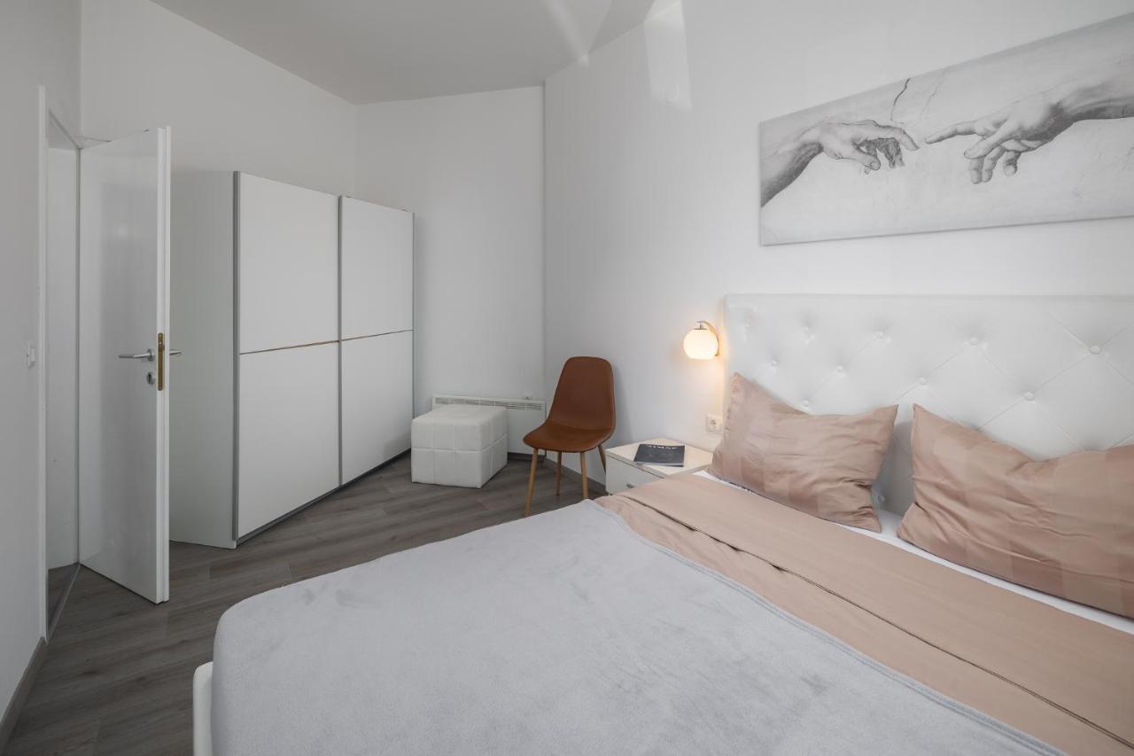 Apartment Adria Premium Пореч Екстериор снимка